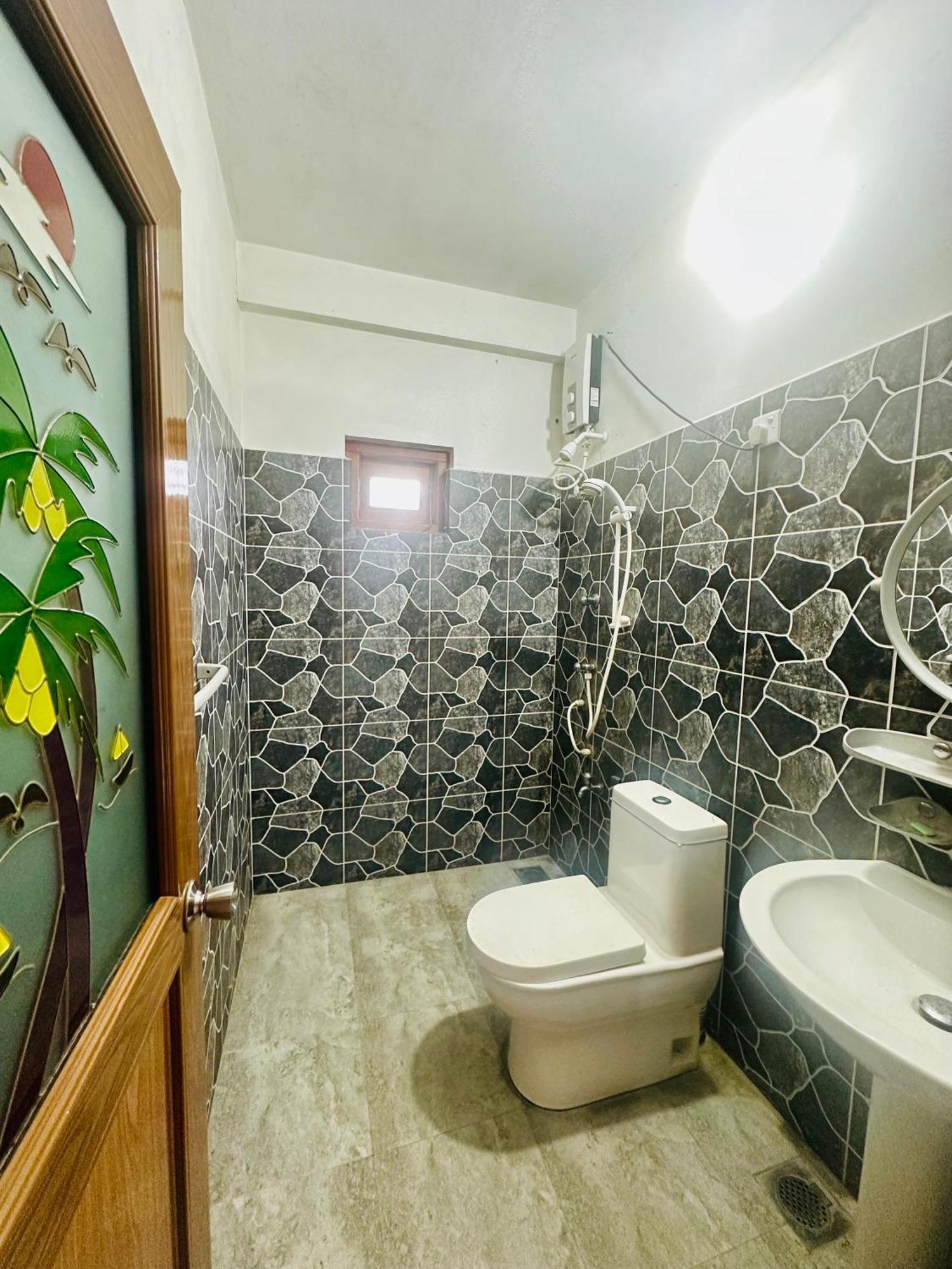 Abc Guest Inn & Restaurant هابيوتيل المظهر الخارجي الصورة