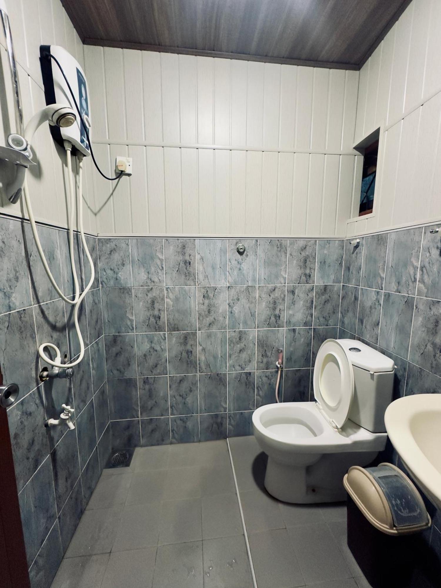 Abc Guest Inn & Restaurant هابيوتيل الغرفة الصورة