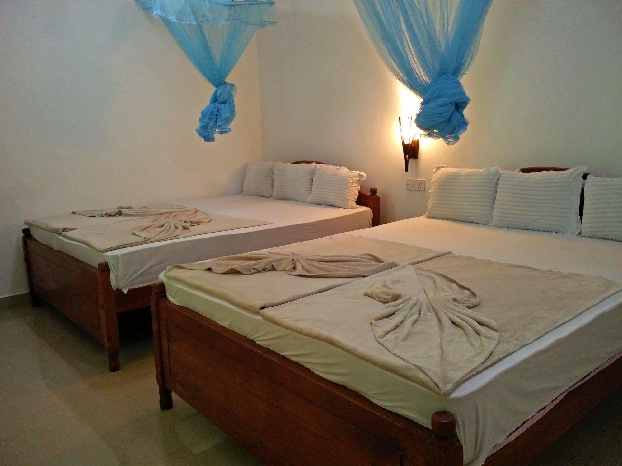 Abc Guest Inn & Restaurant هابيوتيل المظهر الخارجي الصورة